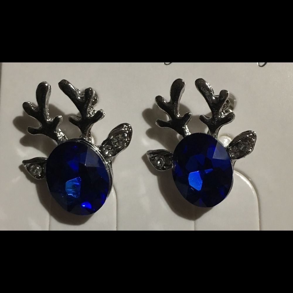 🔥Brand new silver crystal deer stud earrings